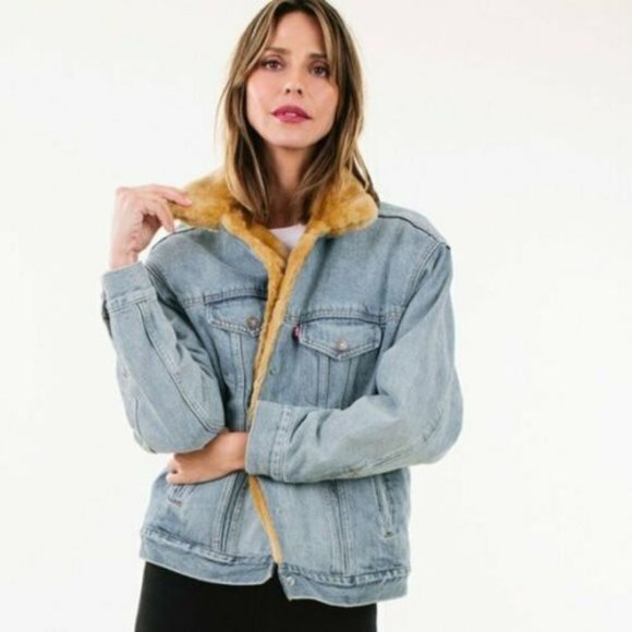 *SOLD OUT*Levis Oversized Fur Trucker Jean Jacket - Picture 8 of 13